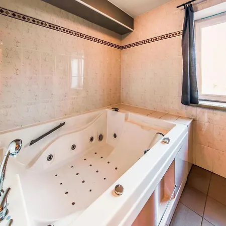 Rustic Estate With Sauna, Cleaning Included *